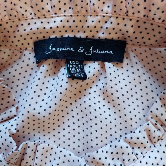 Pink sleeveless flowy summer blouse with black polka dots and high neckline - Picture 5 of 5